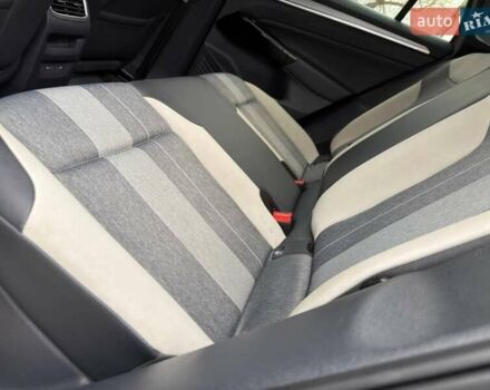 Сірий Фольксваген ID.4, об'ємом двигуна 0 л та пробігом 77 тис. км за 22350 $, фото 30 на Automoto.ua