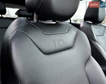 Сірий Фольксваген ID.4, об'ємом двигуна 0 л та пробігом 33 тис. км за 23200 $, фото 31 на Automoto.ua