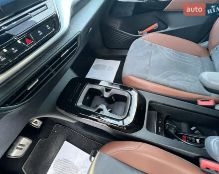 Сірий Фольксваген ID.4, об'ємом двигуна 0 л та пробігом 104 тис. км за 21700 $, фото 16 на Automoto.ua