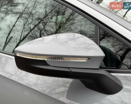 Сірий Фольксваген ID.4, об'ємом двигуна 0 л та пробігом 77 тис. км за 22350 $, фото 8 на Automoto.ua