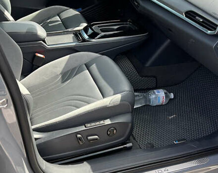 Серый Фольксваген ID.4, объемом двигателя 0 л и пробегом 69 тыс. км за 23500 $, фото 18 на Automoto.ua