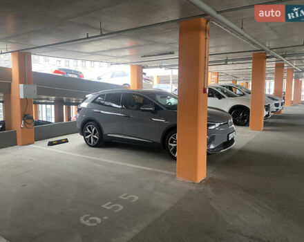 Серый Фольксваген ID.4, объемом двигателя 0 л и пробегом 6 тыс. км за 25200 $, фото 4 на Automoto.ua