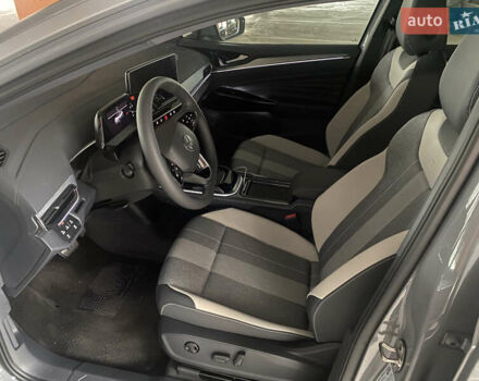 Серый Фольксваген ID.4, объемом двигателя 0 л и пробегом 6 тыс. км за 25200 $, фото 9 на Automoto.ua