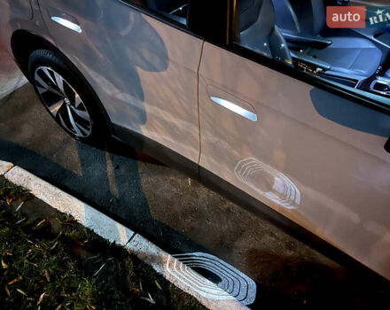 Сірий Фольксваген ID.4, об'ємом двигуна 0 л та пробігом 33 тис. км за 23200 $, фото 44 на Automoto.ua