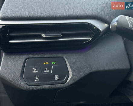 Серый Фольксваген ID.4, объемом двигателя 0 л и пробегом 80 тыс. км за 22500 $, фото 25 на Automoto.ua