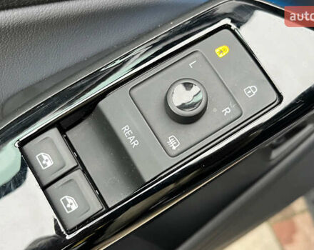 Серый Фольксваген ID.4, объемом двигателя 0 л и пробегом 7 тыс. км за 27400 $, фото 11 на Automoto.ua