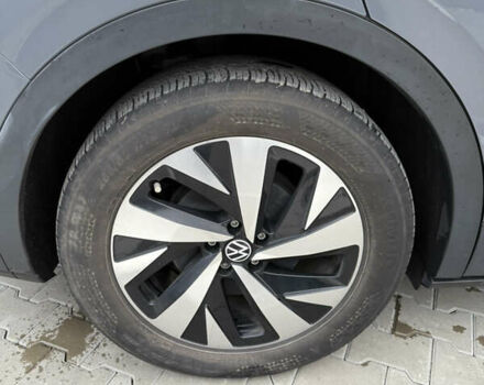 Сірий Фольксваген ID.4, об'ємом двигуна 0 л та пробігом 28 тис. км за 22300 $, фото 15 на Automoto.ua