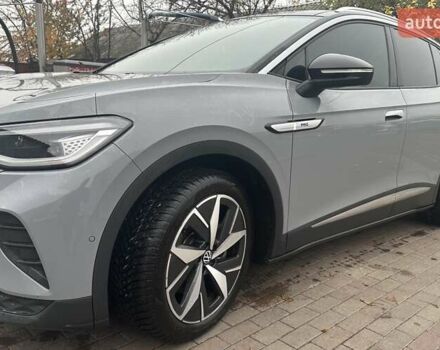 Серый Фольксваген ID.4, объемом двигателя 0 л и пробегом 49 тыс. км за 25999 $, фото 2 на Automoto.ua