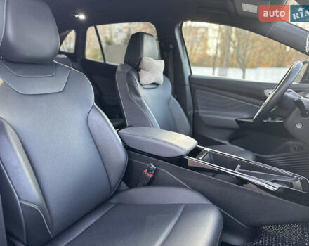 Серый Фольксваген ID.4, объемом двигателя 0 л и пробегом 80 тыс. км за 22500 $, фото 45 на Automoto.ua