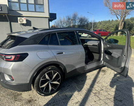 Сірий Фольксваген ID.4, об'ємом двигуна 0 л та пробігом 25 тис. км за 26500 $, фото 3 на Automoto.ua