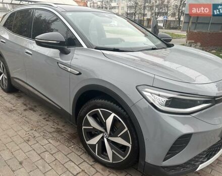 Серый Фольксваген ID.4, объемом двигателя 0 л и пробегом 49 тыс. км за 25999 $, фото 1 на Automoto.ua