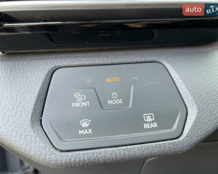 Серый Фольксваген ID.4, объемом двигателя 0 л и пробегом 13 тыс. км за 29000 $, фото 15 на Automoto.ua