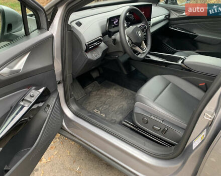 Сірий Фольксваген ID.4, об'ємом двигуна 0 л та пробігом 17 тис. км за 25300 $, фото 9 на Automoto.ua