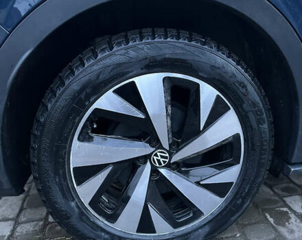 Синий Фольксваген ID.4, объемом двигателя 0 л и пробегом 7 тыс. км за 22999 $, фото 53 на Automoto.ua