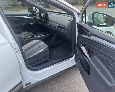 Белый Фольксваген ID.4 Crozz, объемом двигателя 0 л и пробегом 106 тыс. км за 25500 $, фото 9 на Automoto.ua