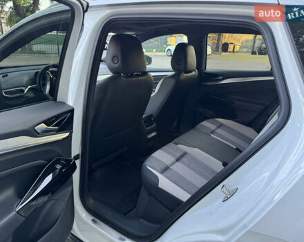 Белый Фольксваген ID.4 Crozz, объемом двигателя 2.5 л и пробегом 28 тыс. км за 24500 $, фото 8 на Automoto.ua