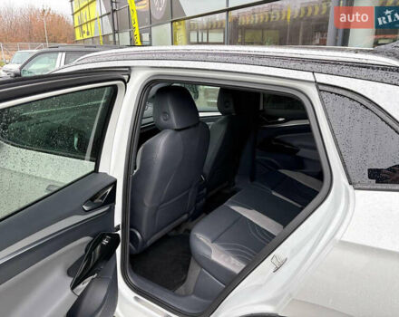 Белый Фольксваген ID.4 Crozz, объемом двигателя 0 л и пробегом 22 тыс. км за 25600 $, фото 5 на Automoto.ua