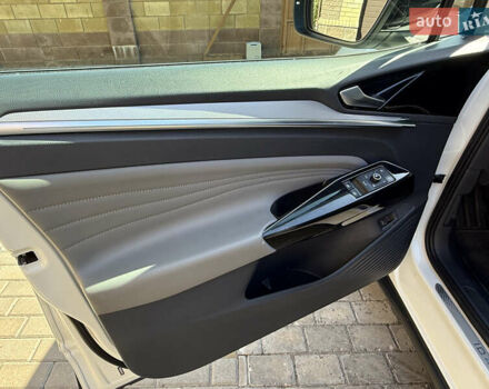 Белый Фольксваген ID.4 Crozz, объемом двигателя 0 л и пробегом 47 тыс. км за 24500 $, фото 9 на Automoto.ua