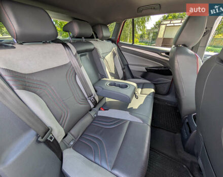 Красный Фольксваген ID.4 Crozz, объемом двигателя 0 л и пробегом 48 тыс. км за 25600 $, фото 28 на Automoto.ua