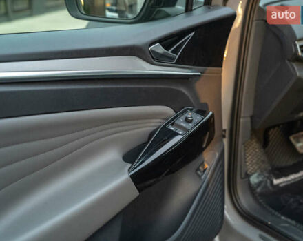 Серый Фольксваген ID.4 Crozz, объемом двигателя 0 л и пробегом 14 тыс. км за 27900 $, фото 40 на Automoto.ua