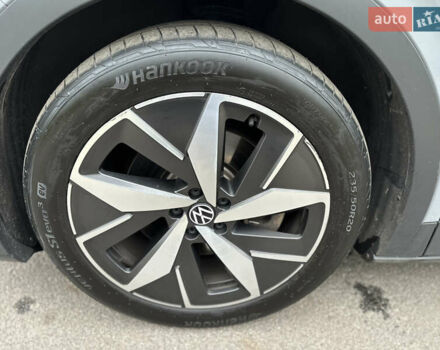 Серый Фольксваген ID.4 Crozz, объемом двигателя 0 л и пробегом 72 тыс. км за 23500 $, фото 46 на Automoto.ua