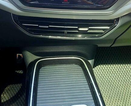 Синий Фольксваген ID.6, объемом двигателя 0 л и пробегом 28 тыс. км за 26600 $, фото 3 на Automoto.ua