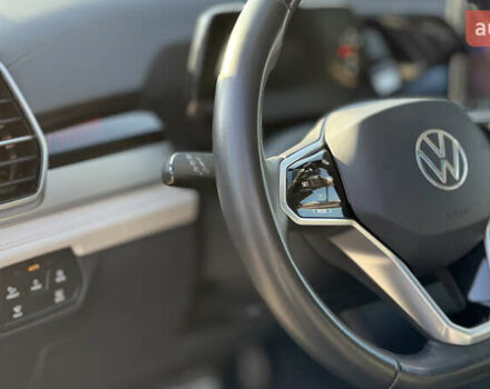 Белый Фольксваген ID.6 Crozz, объемом двигателя 0 л и пробегом 71 тыс. км за 24999 $, фото 28 на Automoto.ua