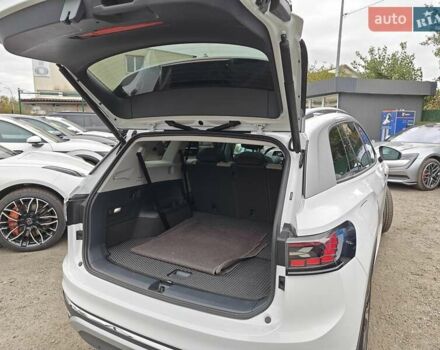 Білий Фольксваген ID.6 Crozz, об'ємом двигуна 0 л та пробігом 68 тис. км за 25600 $, фото 52 на Automoto.ua