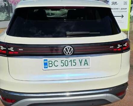 Белый Фольксваген ID.6 Crozz, объемом двигателя 0 л и пробегом 46 тыс. км за 28000 $, фото 2 на Automoto.ua