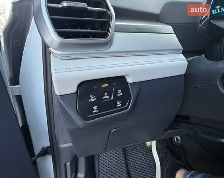 Белый Фольксваген ID.6 Crozz, объемом двигателя 0 л и пробегом 64 тыс. км за 26500 $, фото 19 на Automoto.ua