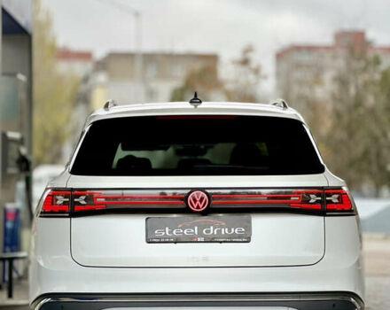 Белый Фольксваген ID.6 Crozz, объемом двигателя 0 л и пробегом 60 тыс. км за 28700 $, фото 4 на Automoto.ua