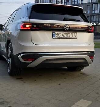 Білий Фольксваген ID.6 Crozz, об'ємом двигуна 0 л та пробігом 27 тис. км за 29500 $, фото 3 на Automoto.ua