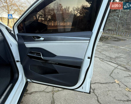 Белый Фольксваген ID.6 Crozz, объемом двигателя 0 л и пробегом 64 тыс. км за 26500 $, фото 29 на Automoto.ua