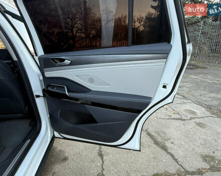 Белый Фольксваген ID.6 Crozz, объемом двигателя 0 л и пробегом 64 тыс. км за 26500 $, фото 27 на Automoto.ua