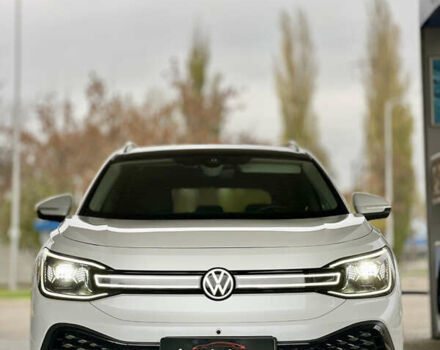 Белый Фольксваген ID.6 Crozz, объемом двигателя 0 л и пробегом 60 тыс. км за 28700 $, фото 1 на Automoto.ua