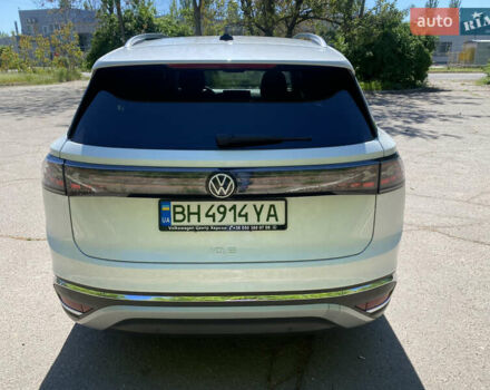 Белый Фольксваген ID.6 Crozz, объемом двигателя 0 л и пробегом 57 тыс. км за 28000 $, фото 7 на Automoto.ua