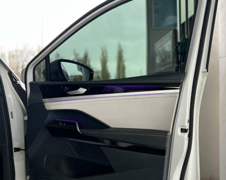 Белый Фольксваген ID.6 Crozz, объемом двигателя 0 л и пробегом 60 тыс. км за 28700 $, фото 23 на Automoto.ua