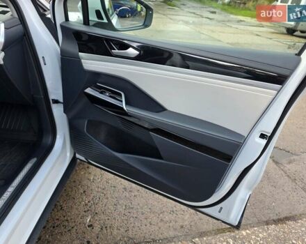 Белый Фольксваген ID.6 Crozz, объемом двигателя 0 л и пробегом 25 тыс. км за 31500 $, фото 11 на Automoto.ua