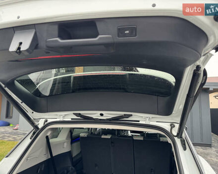 Белый Фольксваген ID.6 Crozz, объемом двигателя 0 л и пробегом 33 тыс. км за 30000 $, фото 16 на Automoto.ua