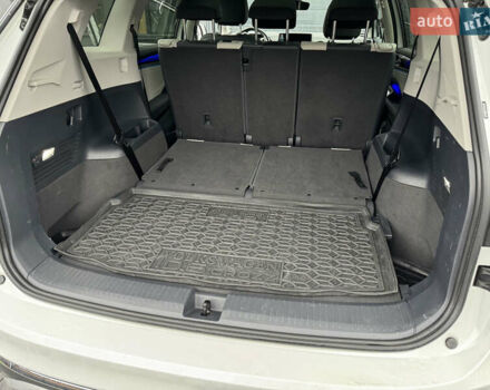 Белый Фольксваген ID.6 Crozz, объемом двигателя 0 л и пробегом 33 тыс. км за 30000 $, фото 10 на Automoto.ua