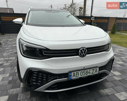 Белый Фольксваген ID.6 Crozz, объемом двигателя 0 л и пробегом 33 тыс. км за 30000 $, фото 1 на Automoto.ua
