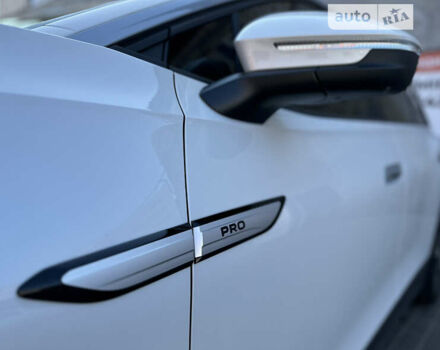 Белый Фольксваген ID.6 Crozz, объемом двигателя 0 л и пробегом 41 тыс. км за 34000 $, фото 10 на Automoto.ua