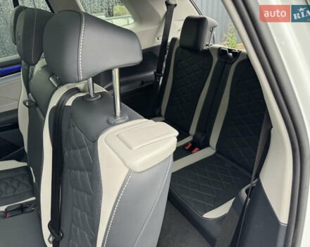 Белый Фольксваген ID.6 Crozz, объемом двигателя 0 л и пробегом 33 тыс. км за 30000 $, фото 12 на Automoto.ua