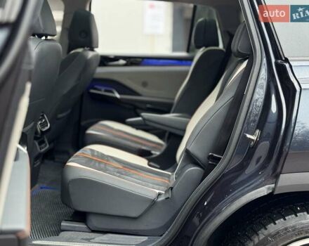 Синий Фольксваген ID.6 Crozz, объемом двигателя 0 л и пробегом 61 тыс. км за 29500 $, фото 14 на Automoto.ua