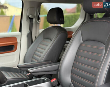 Чорний Фольксваген I.D. Buzz, об'ємом двигуна 0 л та пробігом 55 тис. км за 25400 $, фото 38 на Automoto.ua