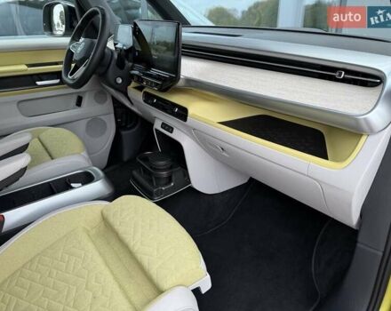 Желтый Фольксваген I.D. Buzz, объемом двигателя 0 л и пробегом 25 тыс. км за 45900 $, фото 44 на Automoto.ua