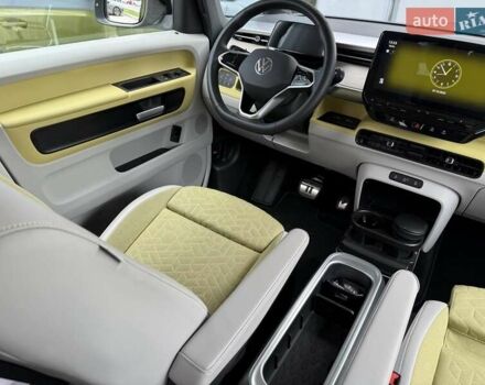 Желтый Фольксваген I.D. Buzz, объемом двигателя 0 л и пробегом 25 тыс. км за 45900 $, фото 31 на Automoto.ua