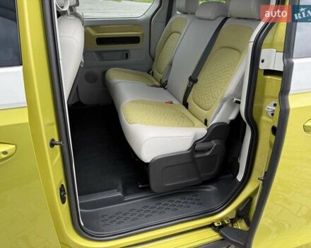 Желтый Фольксваген I.D. Buzz, объемом двигателя 0 л и пробегом 25 тыс. км за 45900 $, фото 16 на Automoto.ua