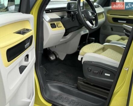 Желтый Фольксваген I.D. Buzz, объемом двигателя 0 л и пробегом 25 тыс. км за 45900 $, фото 22 на Automoto.ua