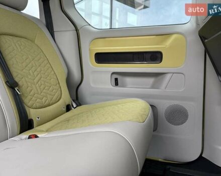 Желтый Фольксваген I.D. Buzz, объемом двигателя 0 л и пробегом 25 тыс. км за 45900 $, фото 25 на Automoto.ua